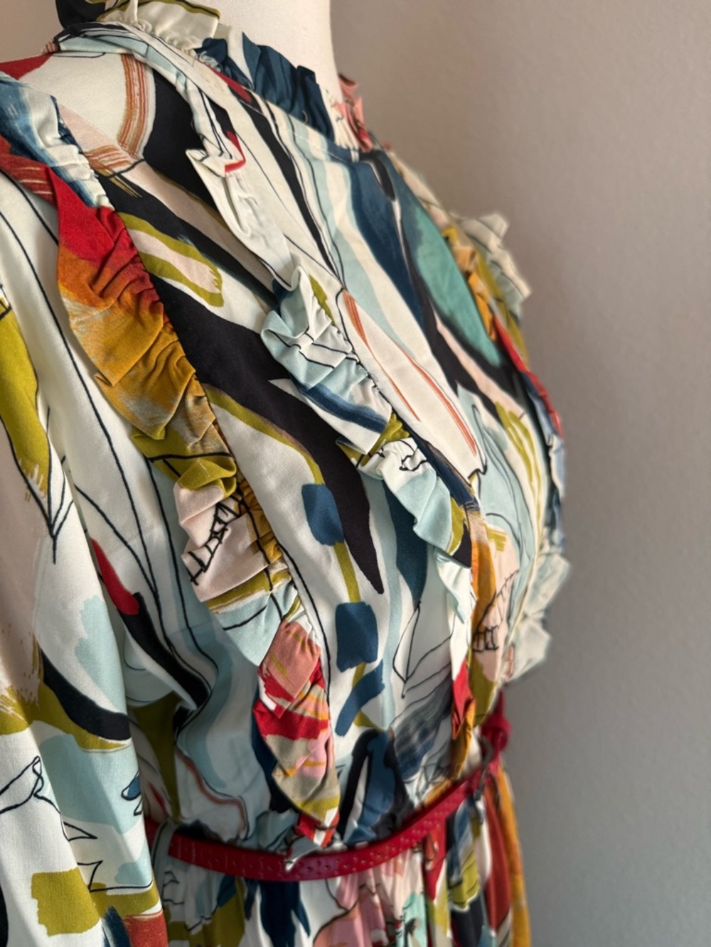 Elegant Floral Maxi Dress – Long Sleeve – Size Large – Chic & Flowing Style. - Picture 3 of 9